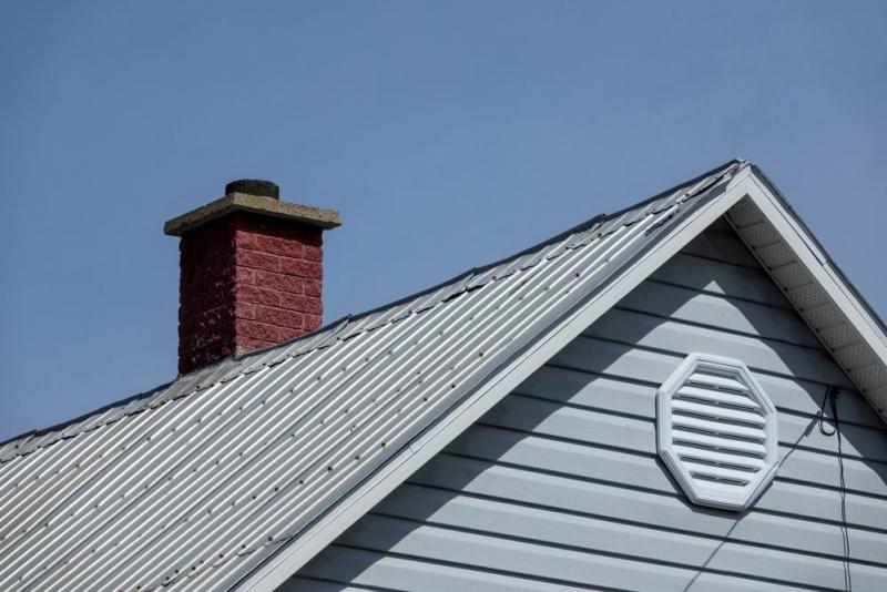 Toiture en zinc : long&eacute;vit&eacute; exceptionnelle et adaptabilit&eacute; esth&eacute;tique