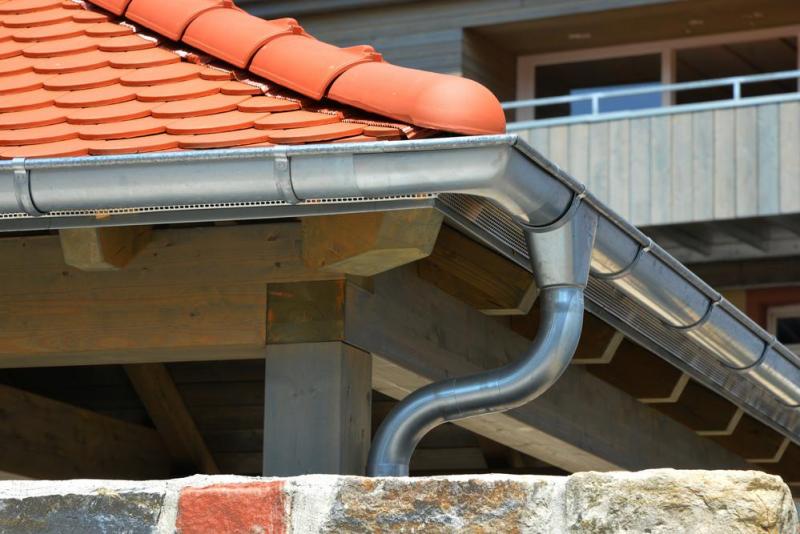 R&eacute;novation de zinguerie &agrave; Arcey, quand faire appel &agrave; un expert ?